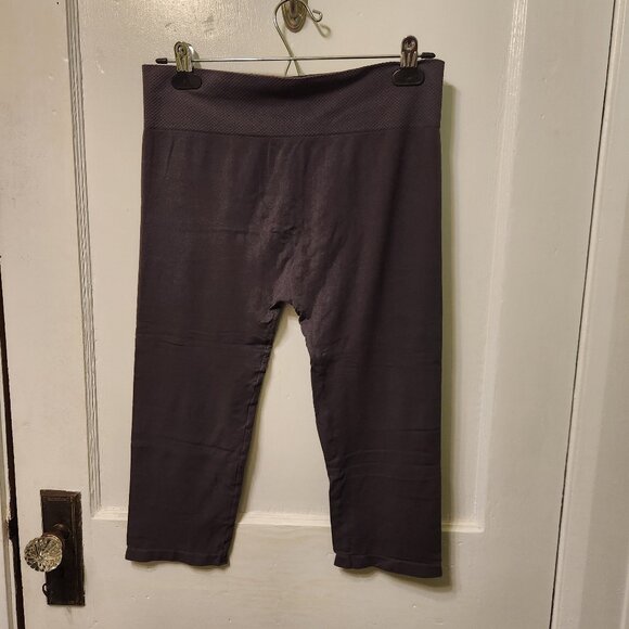 Orange Fashion Village Charcoal bamboo capris leggings - Picture 1 of 2